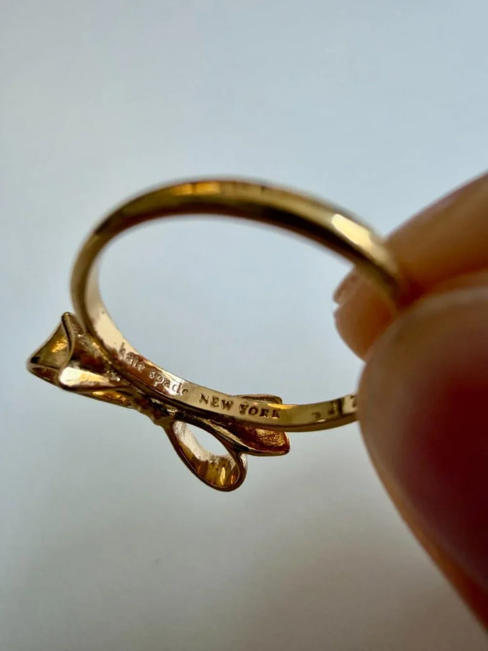 kate spade New York bow ring gold; size 7